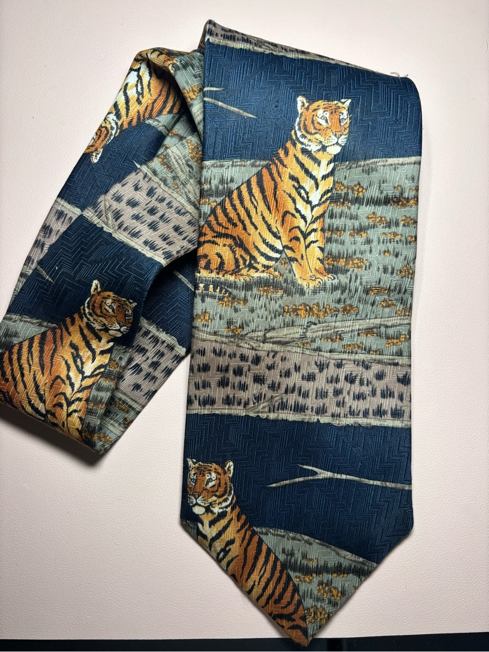 Puritan Tiger Motif Silk Tie - Navy & Gold